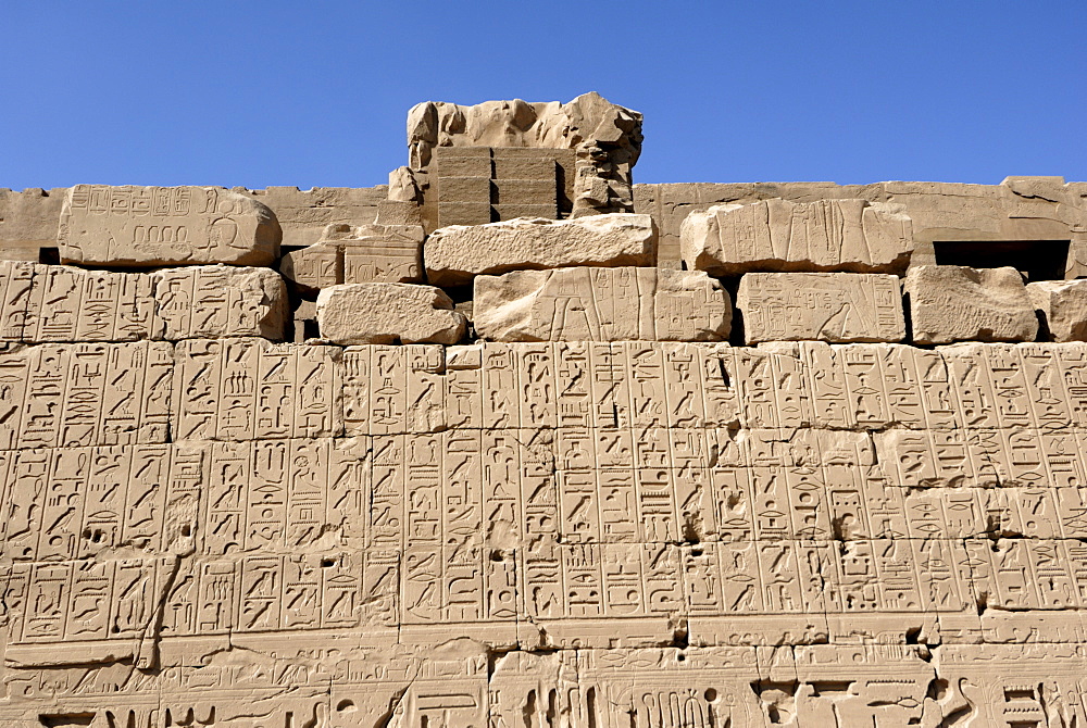 Temple of Karnak, near Luxor, Thebes, UNESCO World Heritage Site, Egypt, North Africa, Africa