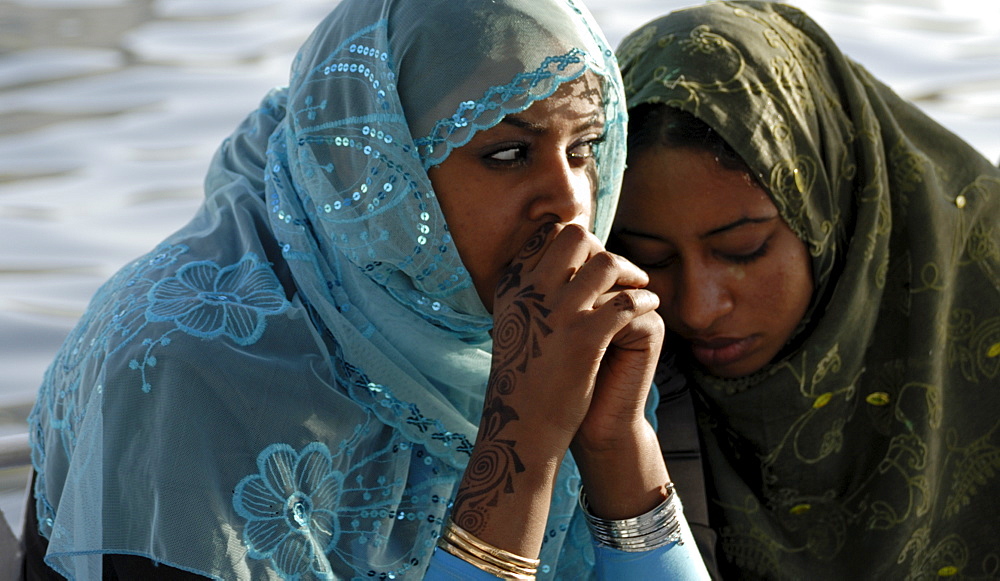 Girl with hennaed tattoos beside the Nile, Aswan, Egypt, North Africa, Africa