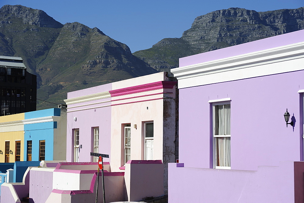 Malay area of Bo-Cape renowned for its colouful houses, Cape Town, South Africa, Africa