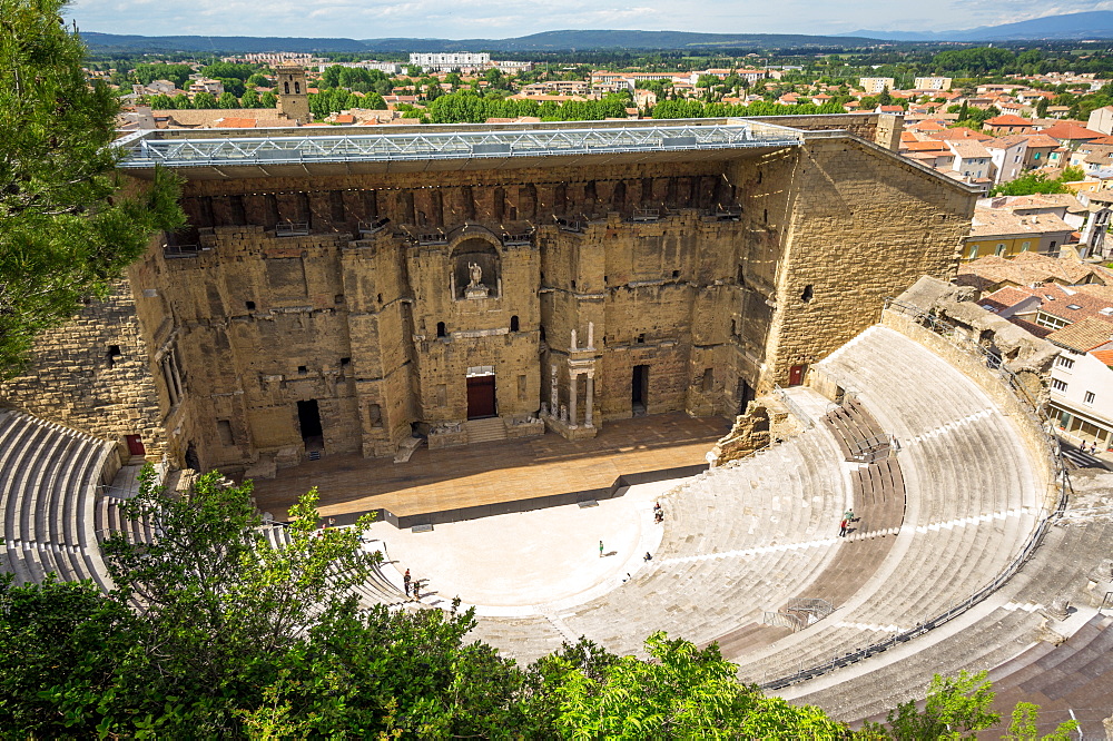 Amphitheatre and view over town, Orange, Provence Alpes-Cote d'Azur, France, Europe