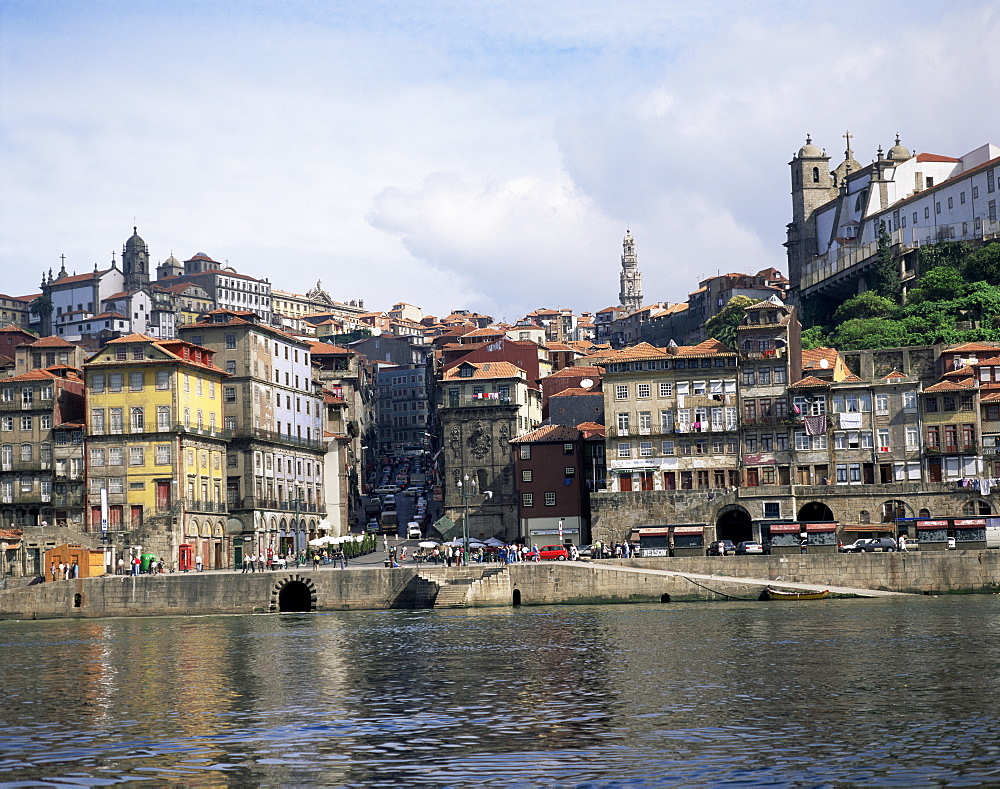 Riverfront, the Douro River, Oporto (Porto), Portugal, Europe