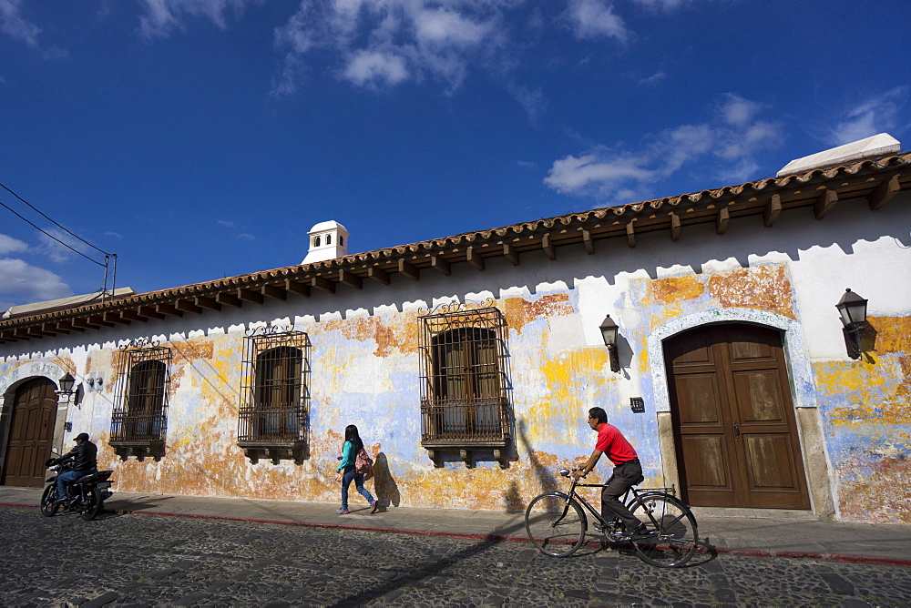 Typical street, Antigua, UNESCO World Heritage Site, Guatemala, Central America