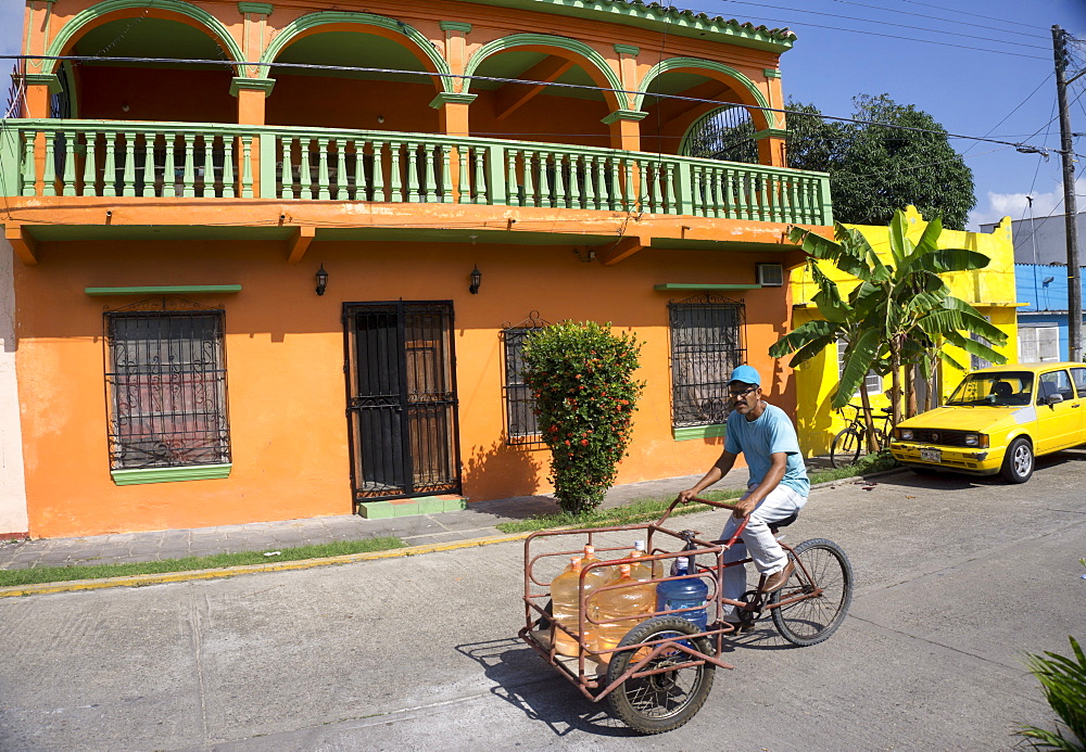 Street scene, Tlacotalpan, UNESCO World Heritage Site, Mexico, North America