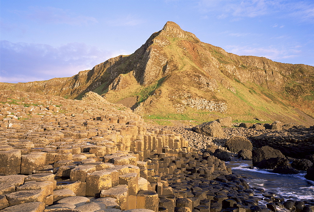 The Giants Causeway, UNESCO World Heritage Site, Co. Antrim, Ulster, Northern Ireland, United Kingdom, Europe