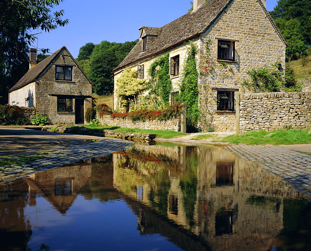 Duntisbourne Leer, the Cotswolds, Gloucestershire, England, UK