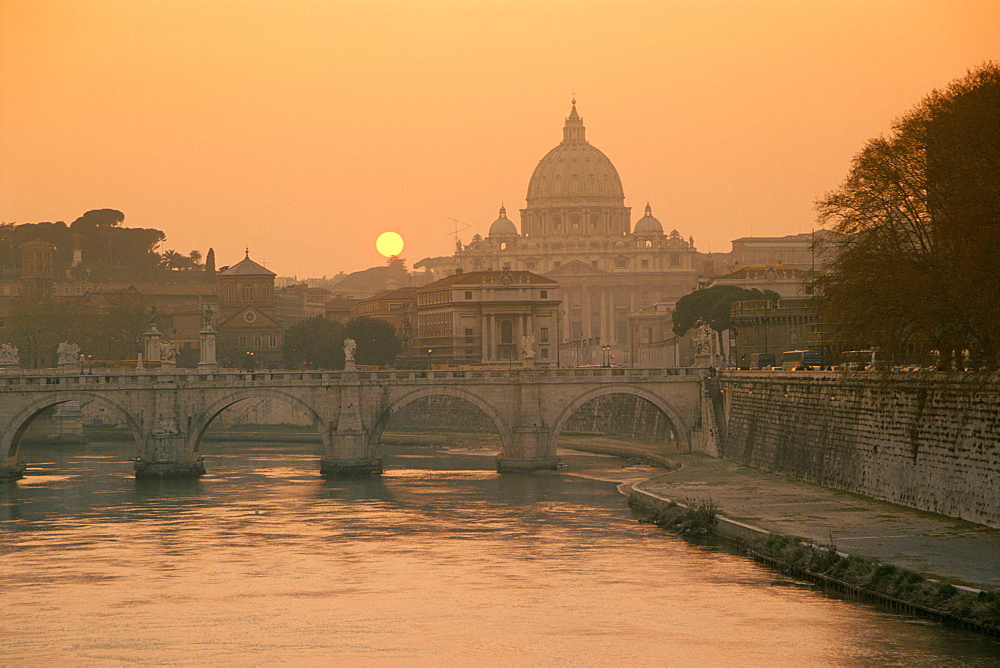 Evening, Vatican skyline and the River Tiber, Rome, Lazio, Italy, Europe