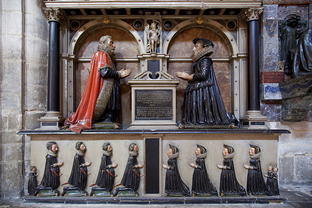 Monument to Thomas Machen, died 1614, his wife and 13 children, Gloucester Cathedral, Gloucester, Gloucestershire, England, United Kingdom, Europe