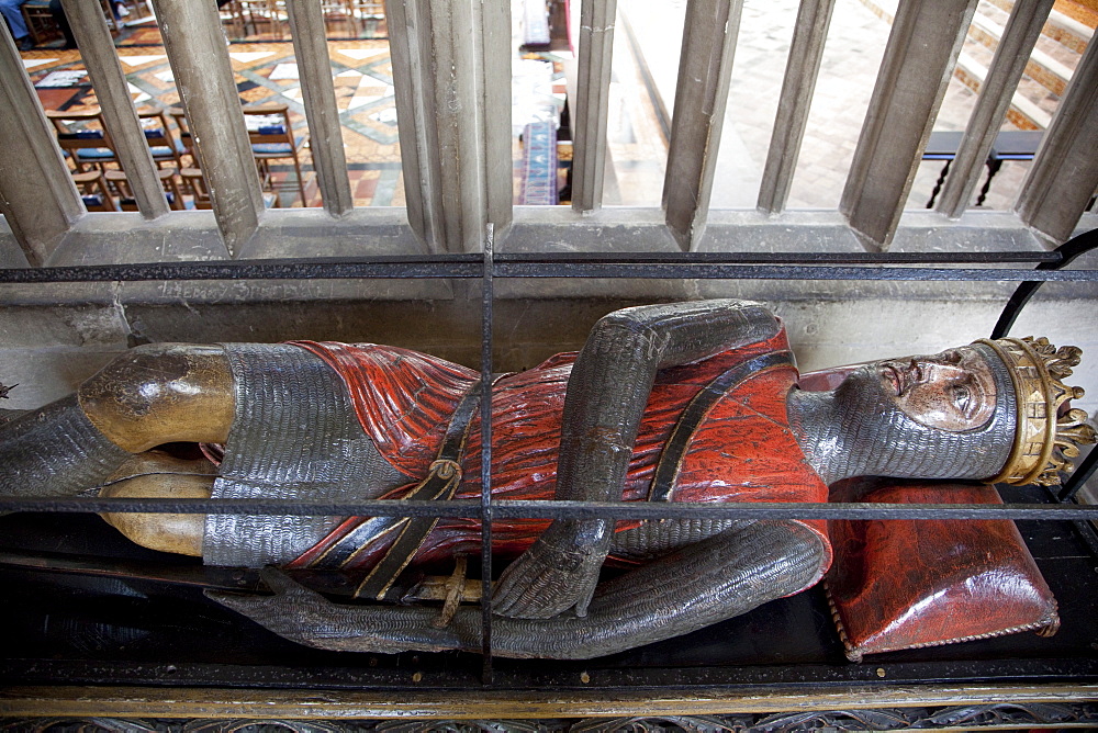 Oak effigy of Robert, Duke of Normandy, died 1134, son of William the Conqueror, Gloucester Cathedral, Gloucestershire, England, United Kingdom, Europe