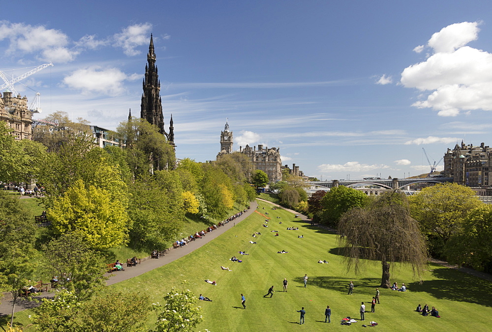 Scott Monument and Princes Street Gardens, Edinburgh, Scotland, United Kingdom, Europe