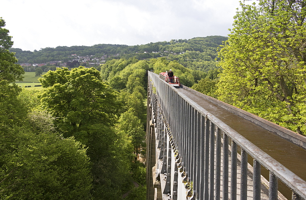 A narrow boat crossing the Pontcysyllte Aqueduct, UNESCO World Heritage Site, Llangollen Canal, Wrexham County, Wales, United Kingdom, Europe