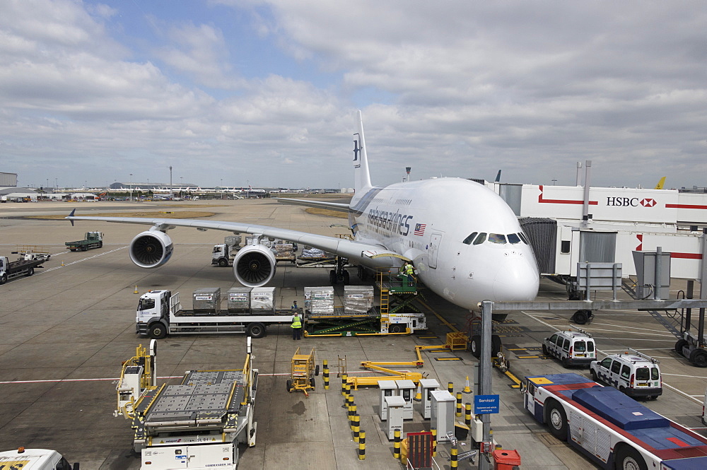 Ground crew preparing an Airbus A380 of Malaysia Airlines at Kuala Lumpur International Airport, Malaysia, Southeast Asia, Asia