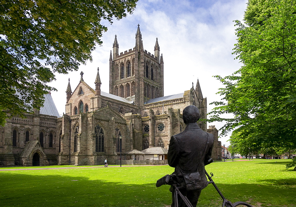 Cathedral from North East and statue of Sir Edward Elgar by Jemma Pearson, Hereford, Herefordshire, England, United Kingdom, Europe