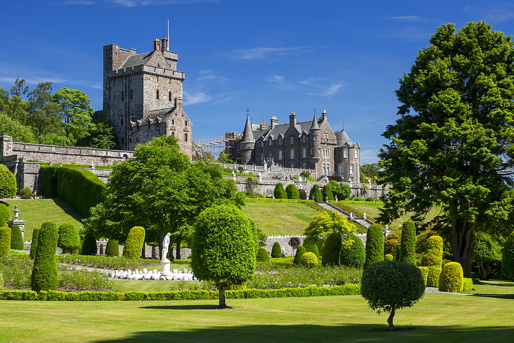 Drummond Castle from the gardens, Perthshire, Scotland, United Kingdom, Europe