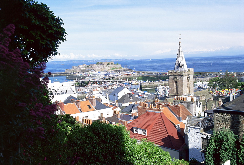 View over St. Peter Port to Castle Cornet, Guernsey, Channel Islands, United Kingdom, Europe