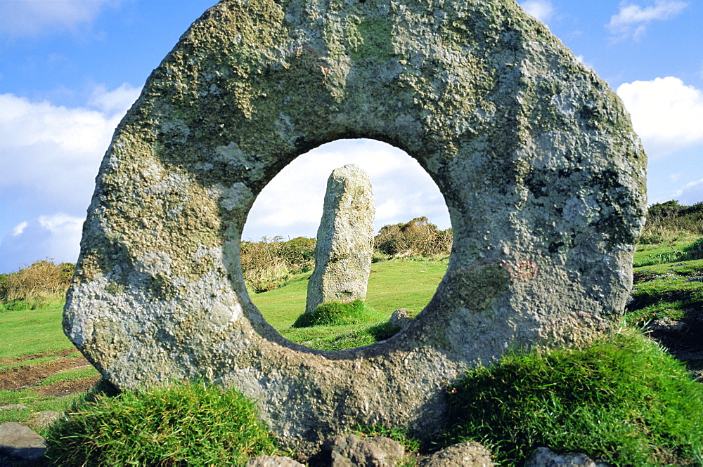 Men-an-Tol, a cromlech, near Madron, Penzance, Cornwall, England, UK