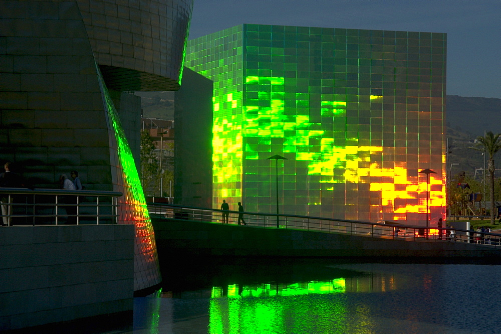 Exterior installation Quantum Field X3 by Hiro Yamagata, Guggenheim Museum, Bilbao, Basque country, Spain, Europe