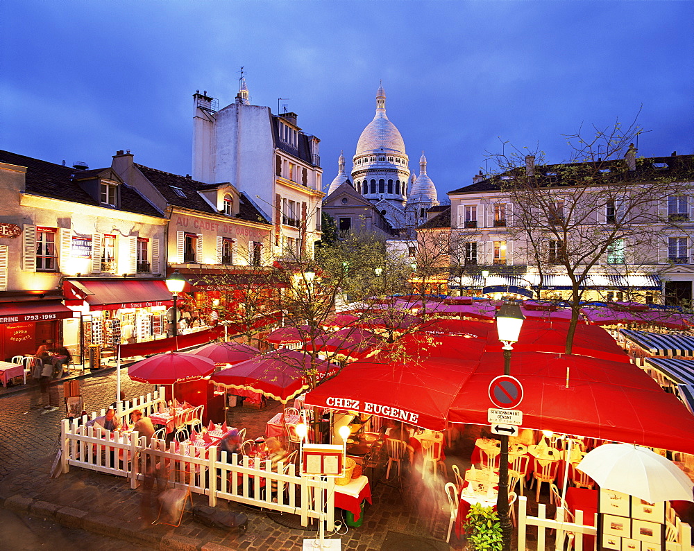 Place du Tertre at night, Montmartre, Paris, France, Europe