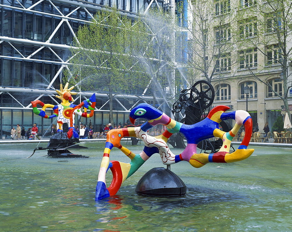 Colourful sculptures of the Tinguely Fountain, Pompidou Centre, Beaubourg, Paris, France, Europe