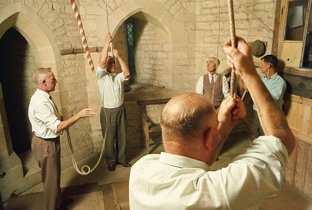 Bell ringing, United Kingdom, Europe