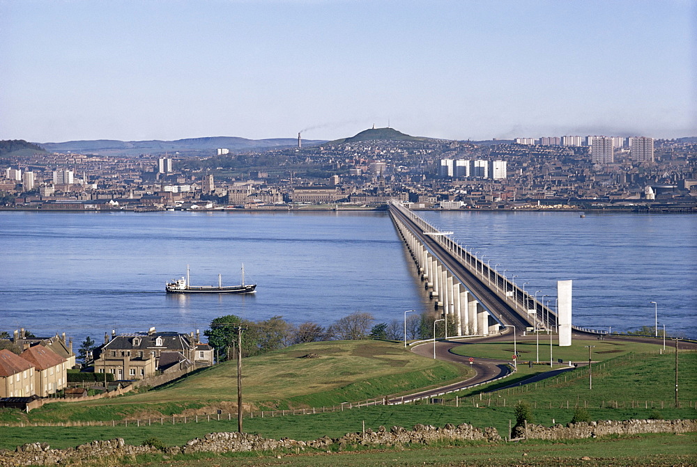 The Tay Bridge, Dundee, Angus, Scotland, United Kingdom, Europe