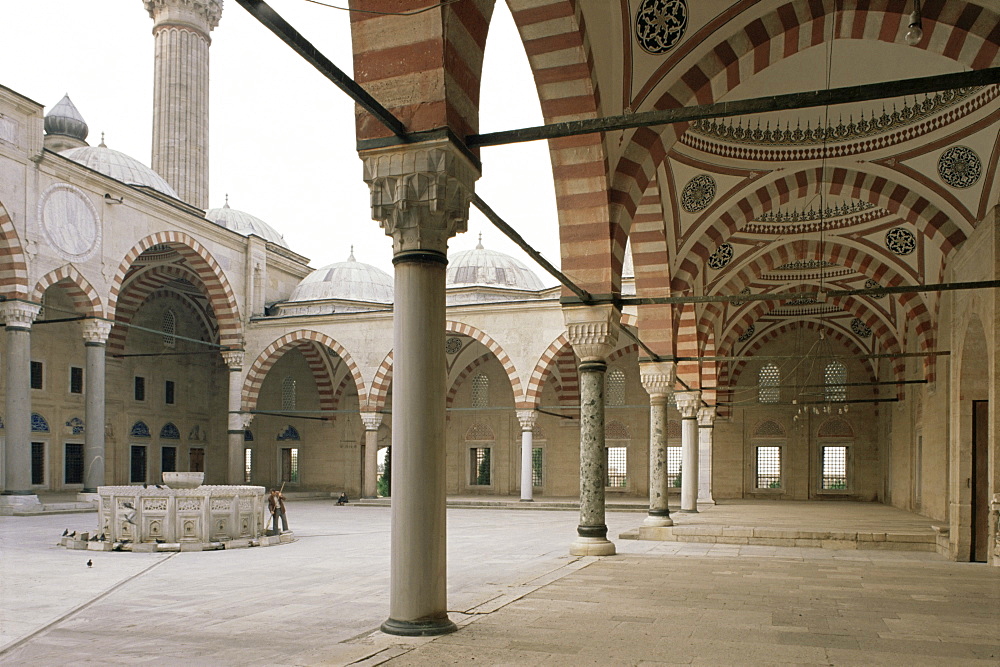 Courtyard, Selimiye Mosque, Edirne, Anatolia, Turkey, Eurasia