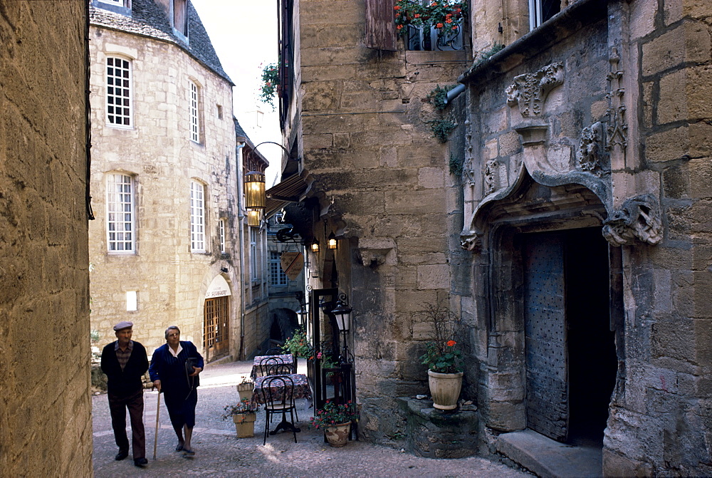 Cahors, Lot Valley, Perigord, Midi-Pyrenees, France, Europe