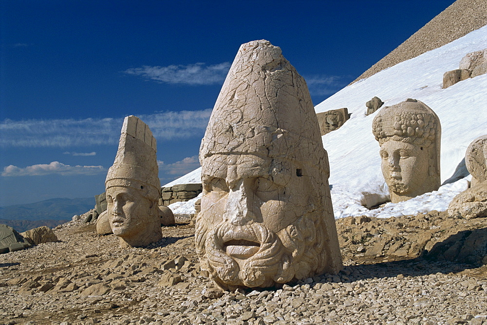 Statue heads of Zeus, Antiochos and Tyche, west terrace at Nemrut Dag, UNESCO World Heritage Site, Anatolia, Turkey, Asia Minor, Eurasia