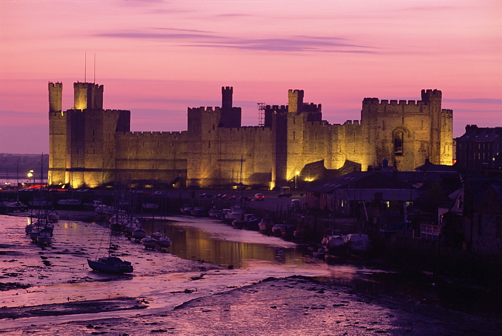 Caernarfon (Caernarvon) Castle, UNESCO World Heritage Site, Gwynedd, Wales, United Kingdom, Europe