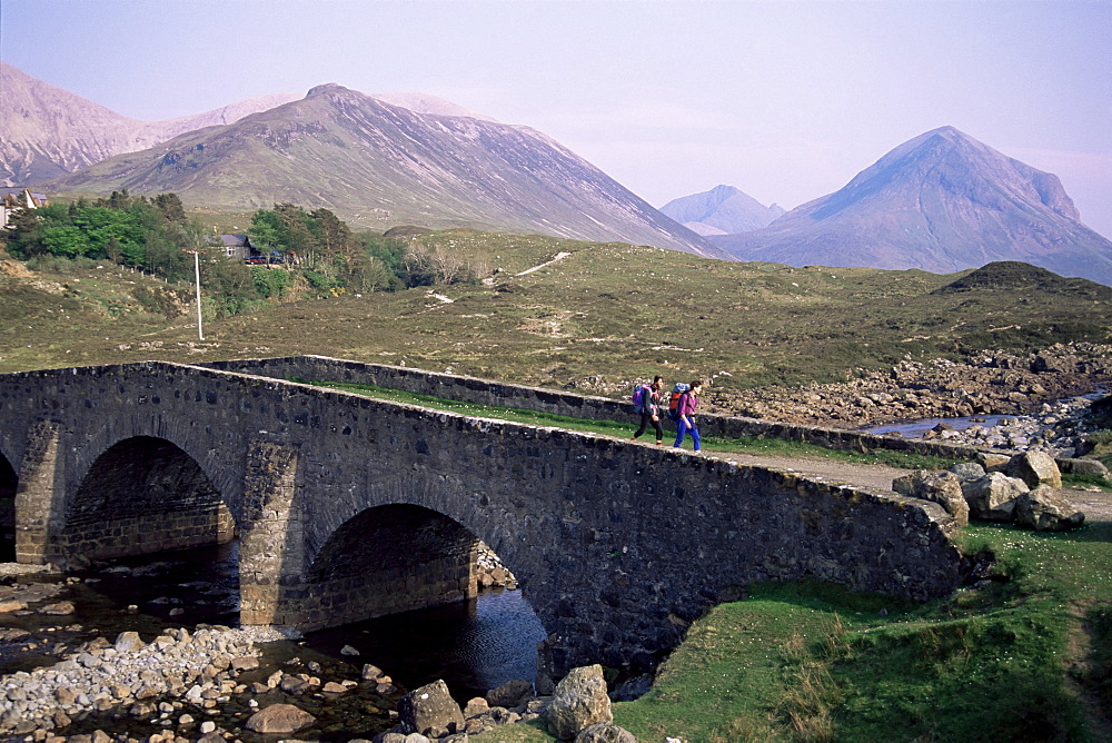 Walkers at Sligachan, heart of the Isle of Skye, Highland region, Scotland, United Kingdom, Europe