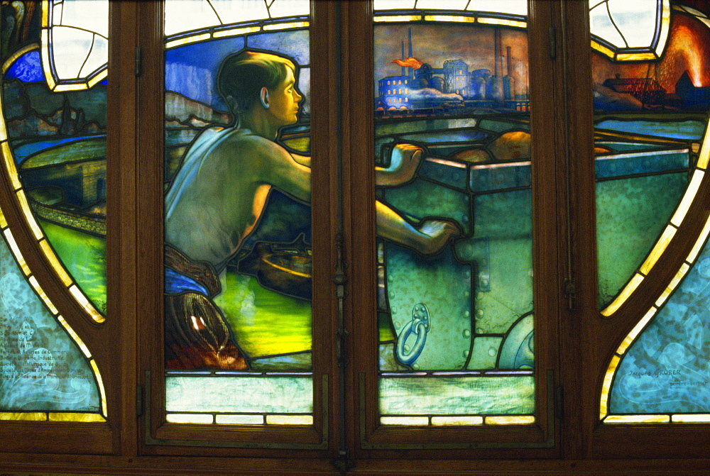 Detail of Art Nouveau stained glass, Chambres de Commerce, Nancy, Lorraine, France, Europe