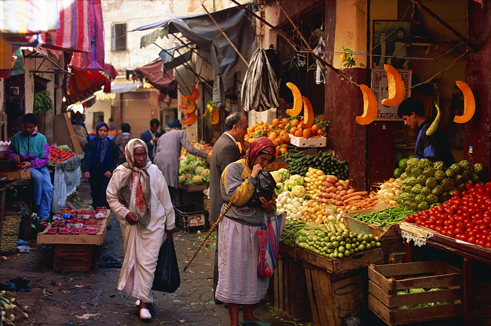 Street scene and the souk in the Medina, Casablanca, Morocco, North Africa, Africa