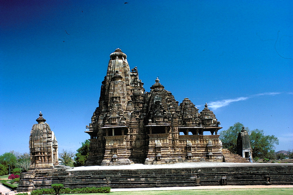 Visvanatha (Visvanath) temple, Western group, Khajuraho, UNESCO World Heritage Site, Madhya Pradesh state, India, Asia