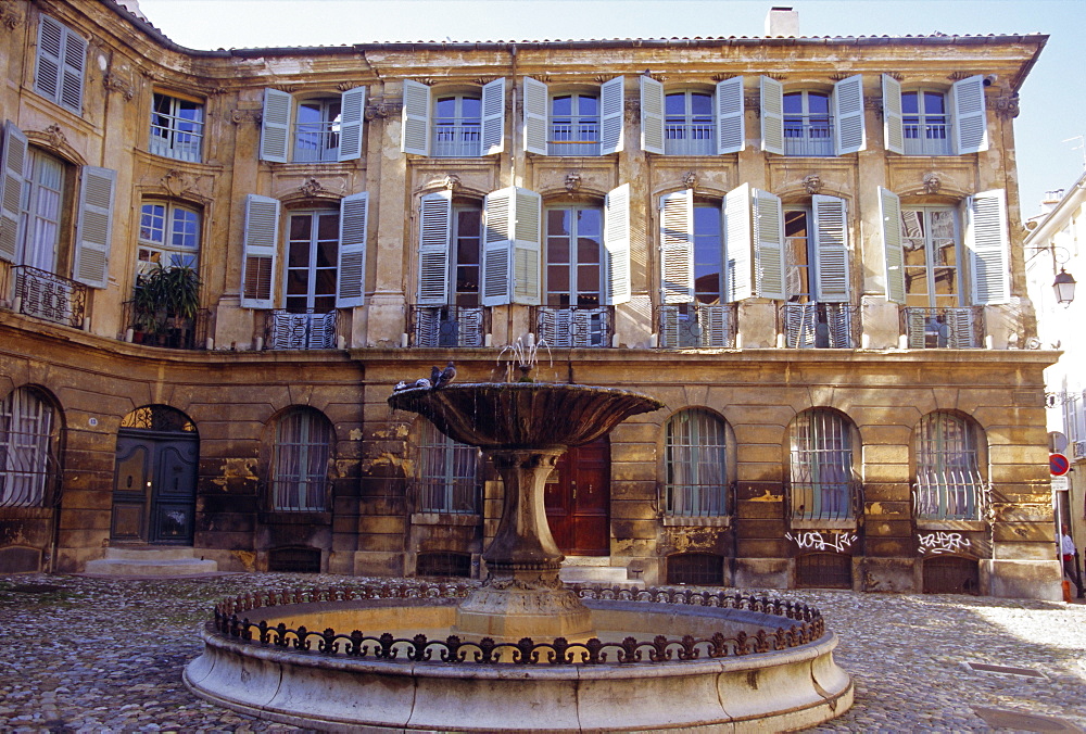 Place d'Albertas, Aix en Provence, Provence, France, Europe