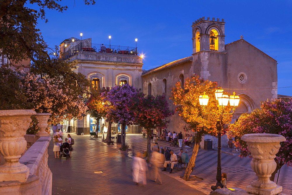 Main Square at dusk, Taormina, Sicily, Italy, Europe