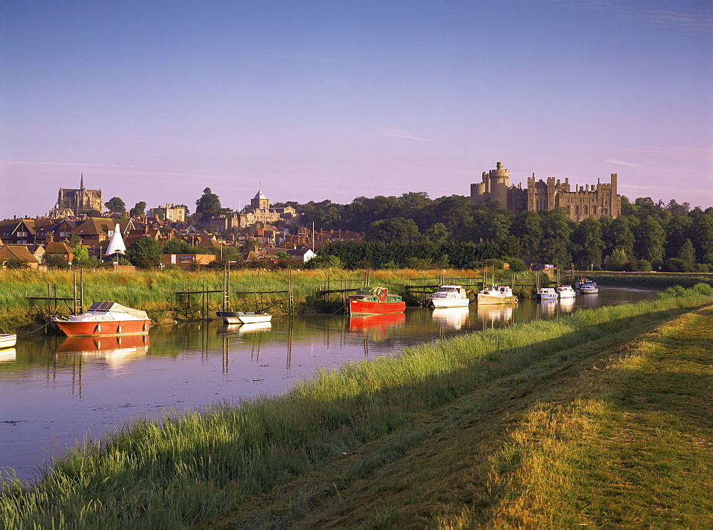 River Arun, town and castle, Arundel, West Sussex, England, United Kingdom, Europe