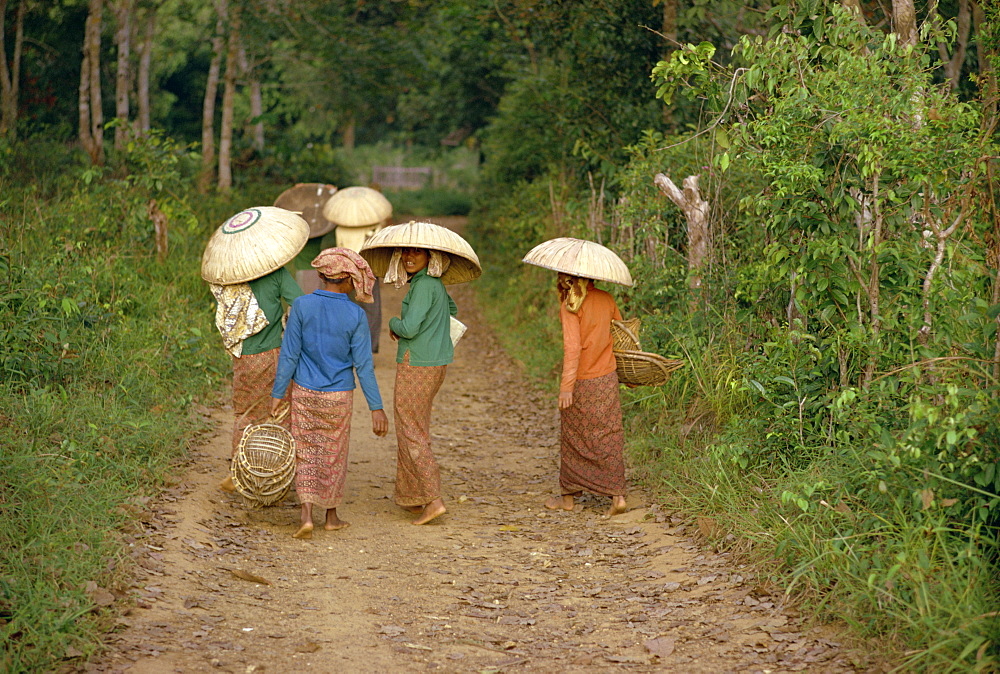 Women returning from the diamond mines near Martapura, Borneo, Indonesia, Asia