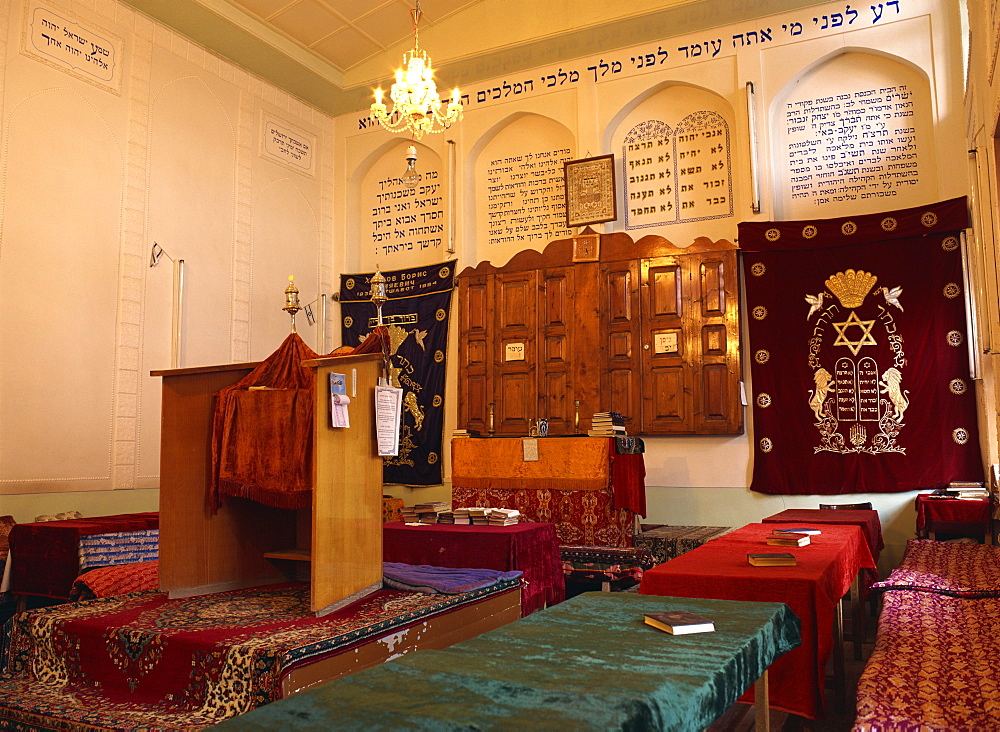 The interior of the New Synagogue in Bukhara, Uzbekistan, Central Asia, Asia