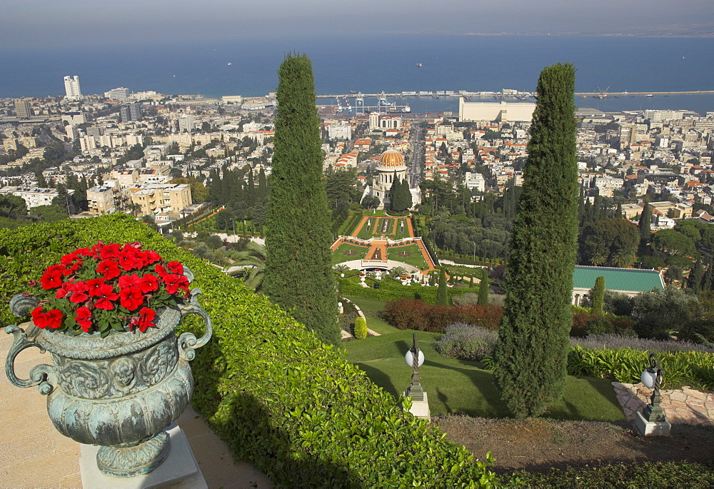 Elevated view of city including Bahai shrine and gardens, Haifa, Israel, Middle East