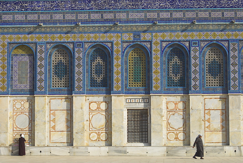 Close-up of the tiled facade of the Dome of the Rock, Old City, UNESCO World Heritage Site, Jerusalem, Israel, Middle East