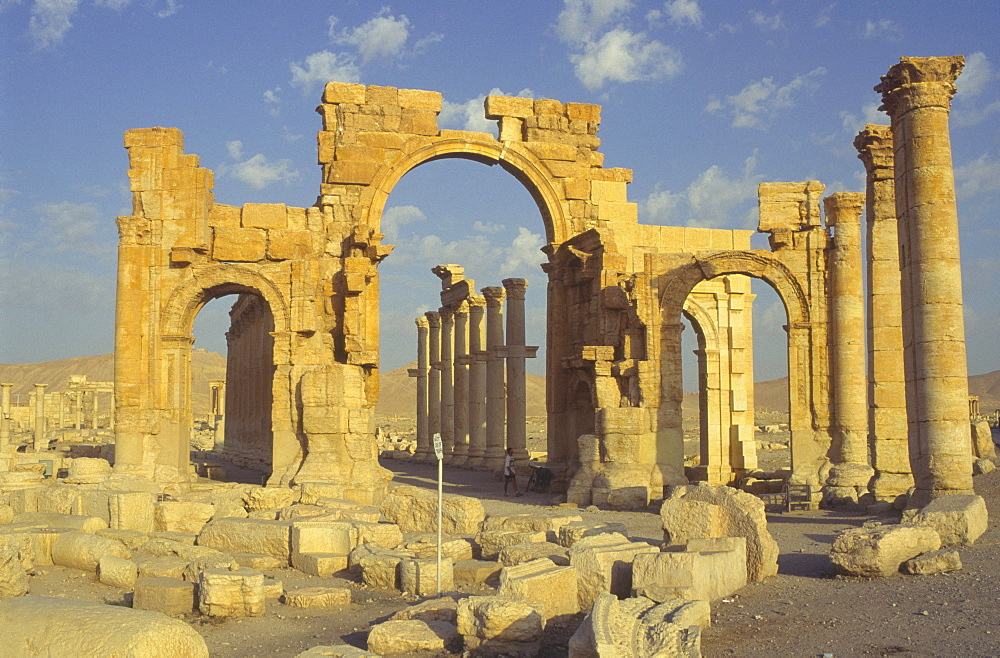 Monumental arch, Palmyra, UNESCO World Heritage Site, Syria, Middle East