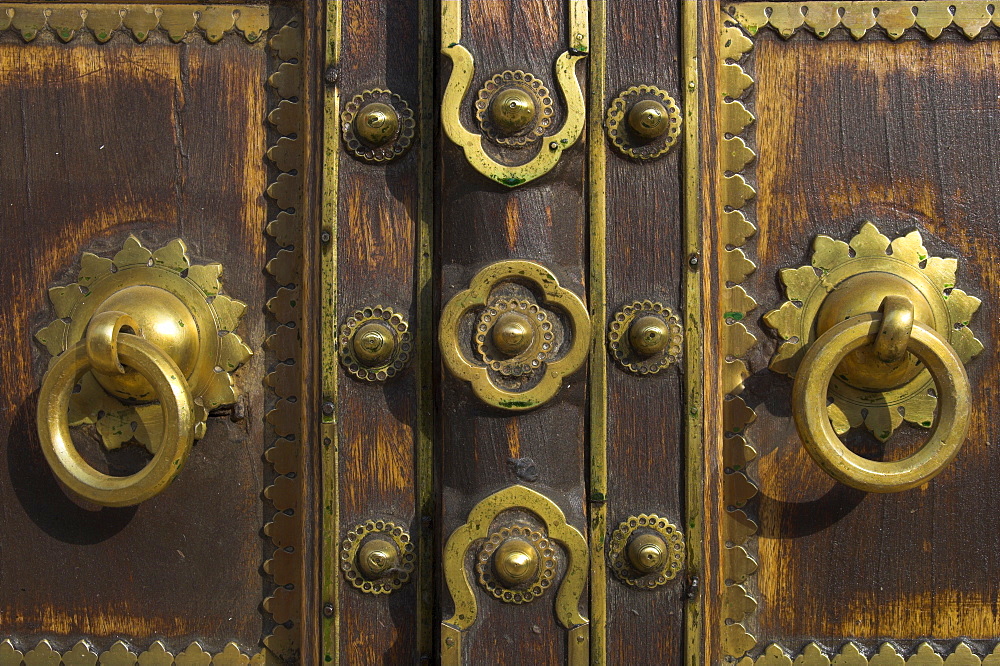 Close-up of wooden gate, Sabato Bhadra Chowk, Old City, Jaipur, Rajasthan state, India, Asia