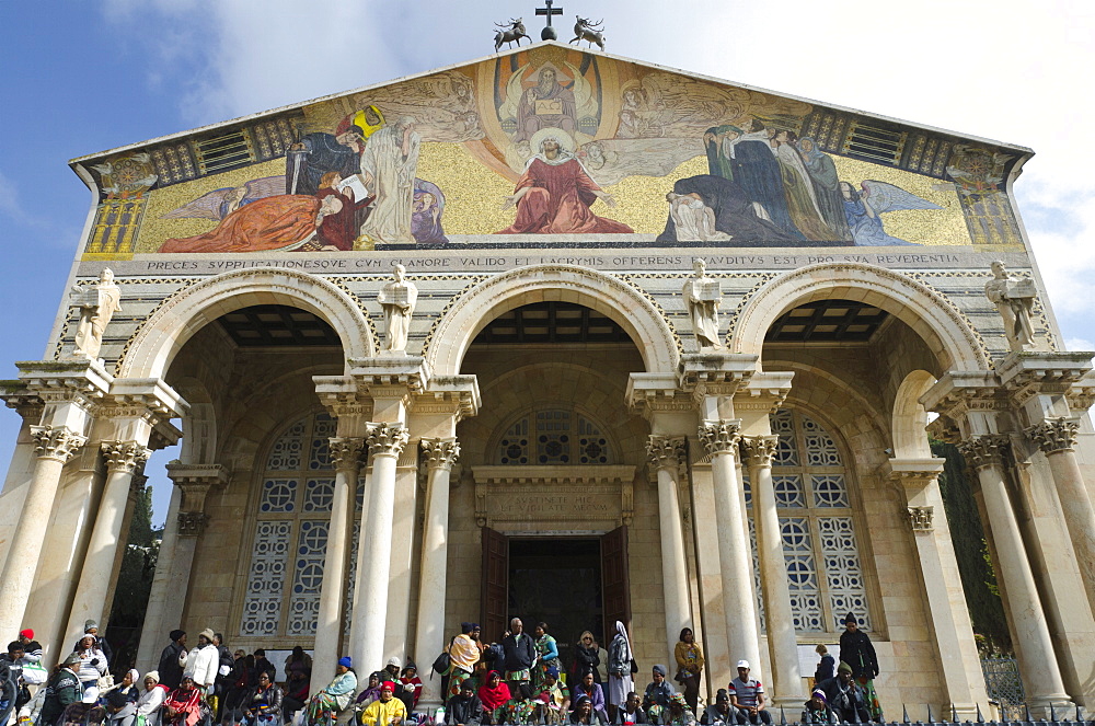 Pilgrims in front of the Church of all Nations, Gethsemane, Jerusalem, Israel, Middle East