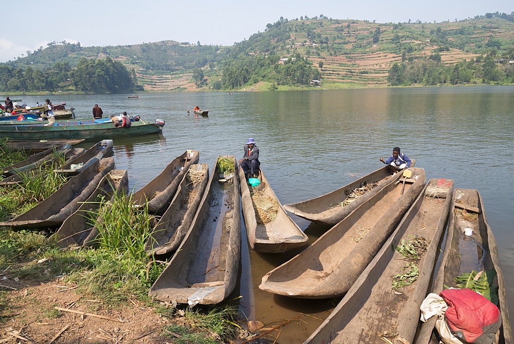 Boat landing at mainland, Lake bunyonyi, Uganda, East Africa