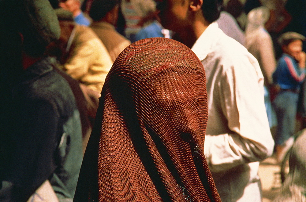 Veiled Muslim woman, Sunday Market, Kashi, China, Asia