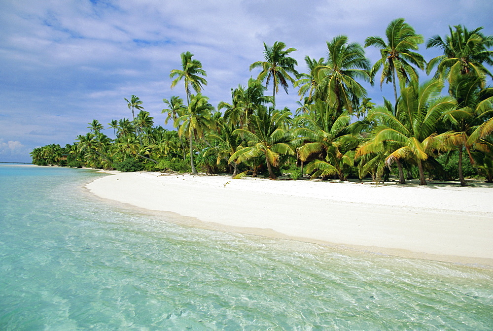 Palms, white sand and turquoise water, One Foot Island, Aitutaki, Cook Islands, South Pacific