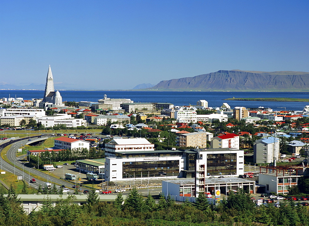 View from the Pearl (Perlan) facing north east towards the Hallgrimskirkja (Hallgrimsskirkja) which overlooks the city centre, Reykjavik, Iceland