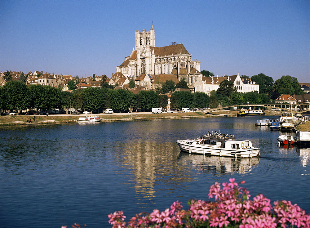 St. Stephen's cathedral on skyline, Auxerre, River Yonne, Bourgogne, France, Europe