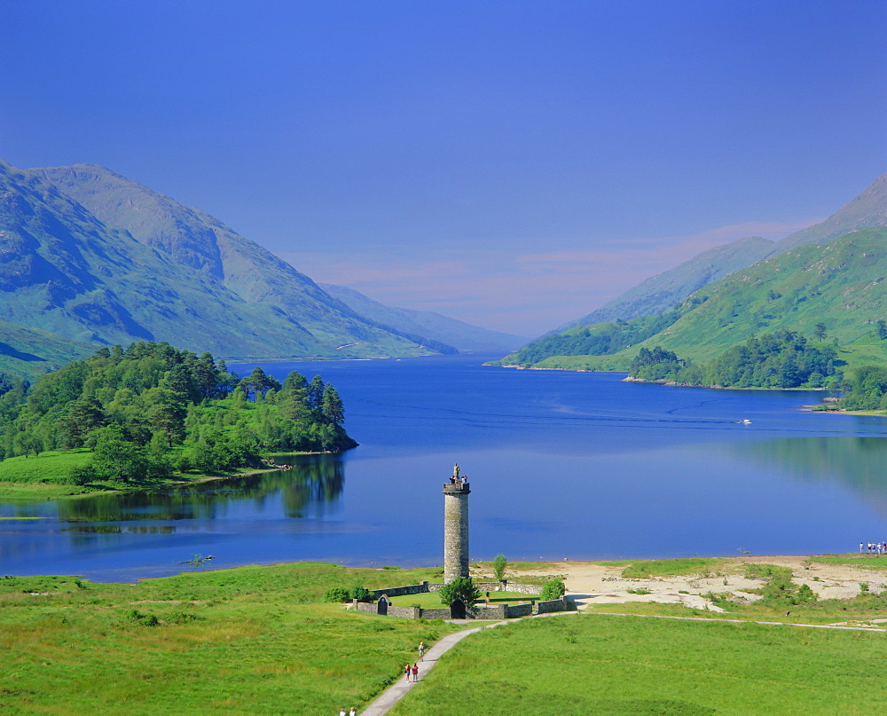 Glenfinnan Monument and Loch Shiel, Highlands Region, Scotland, UK, Europe