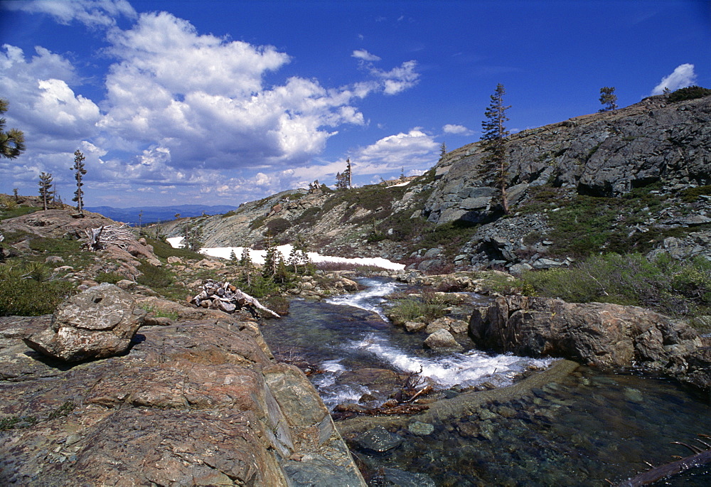 Long Lake near Mount Elwell, Basin Lakes area, Northern California, United States of America, North America