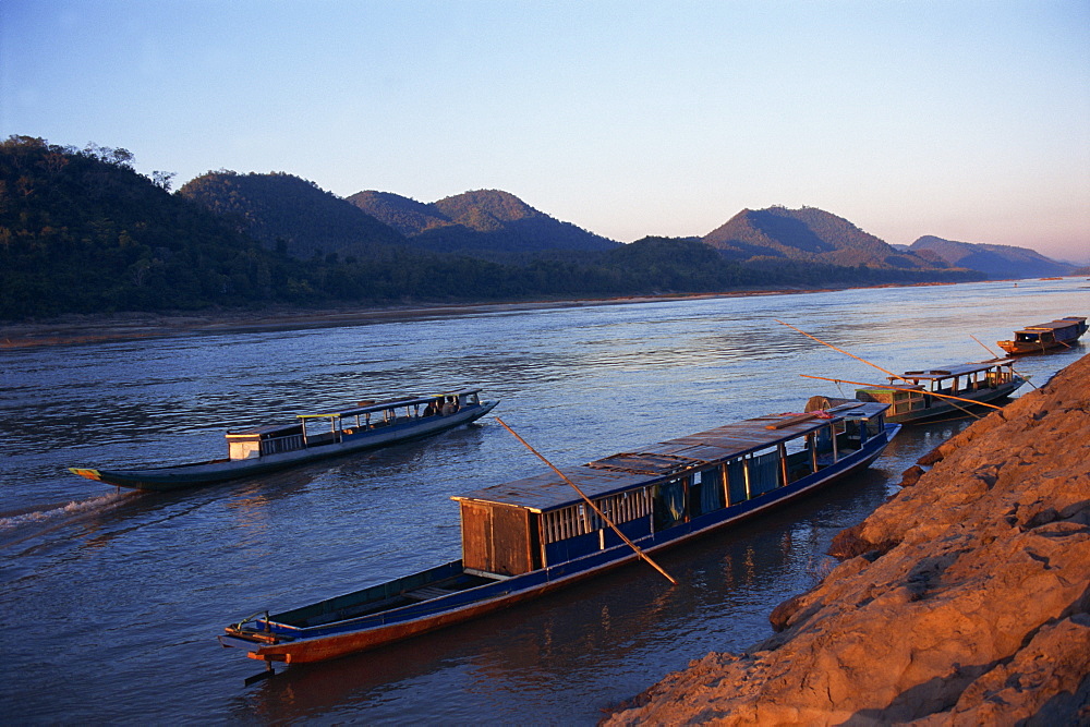 View of Mekong River at sunset, Luang Prabang, Laos, Indochina, Southeast Asia, Asia